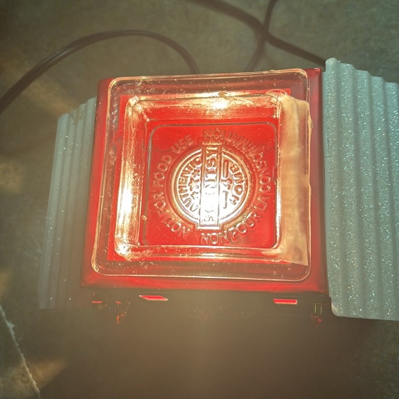 Retired Scentsy Christmas Barn 🎄 - Picture 5 of 7